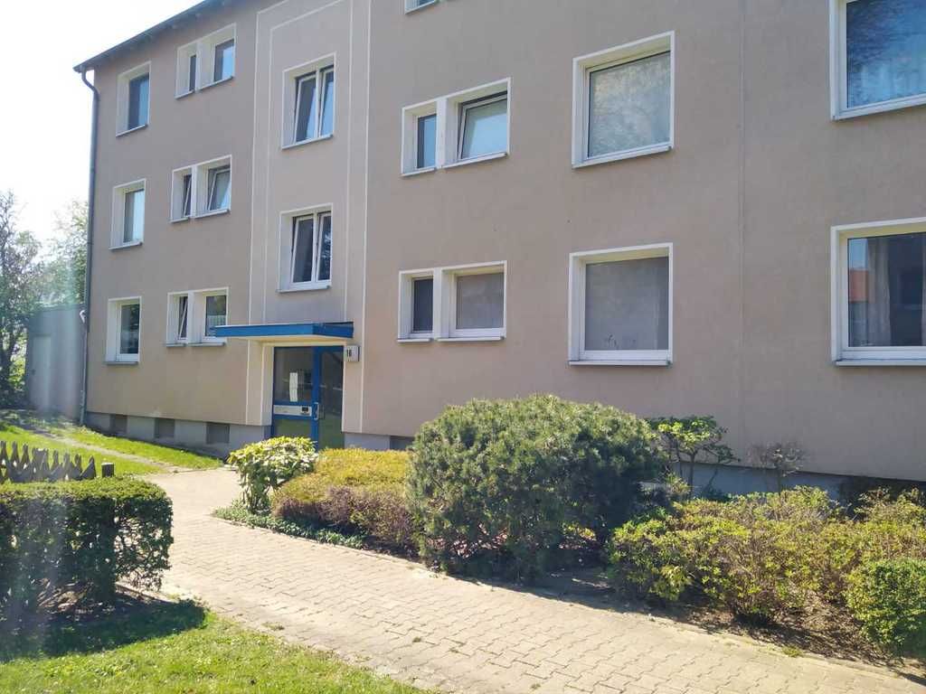 Helle freundliche 3 Zimmerwohnung mit Einbauküche und Balkon
